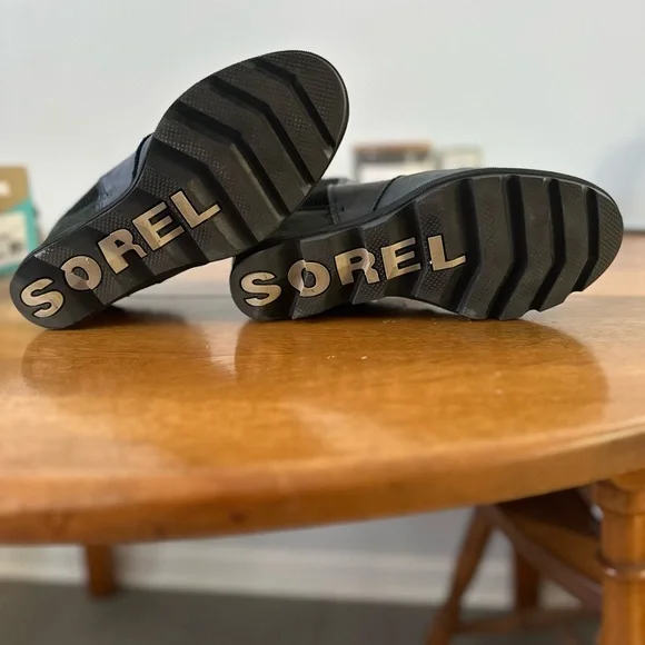 Sorel waterproof leather booties. Wedge heel, great traction, super comfortable. - Picture 5 of 6